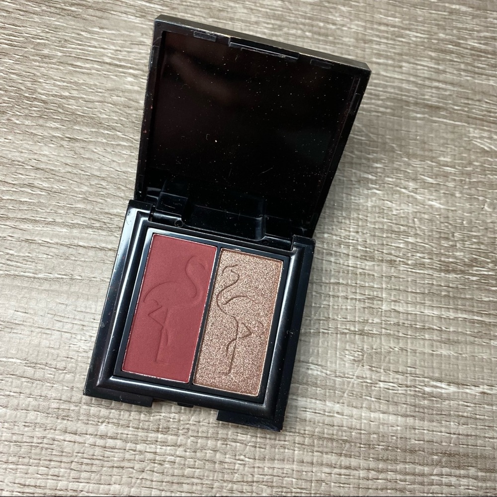 SHAINA B. Pressed Pigment Duo in Vina & Bae Harbor 2.1g